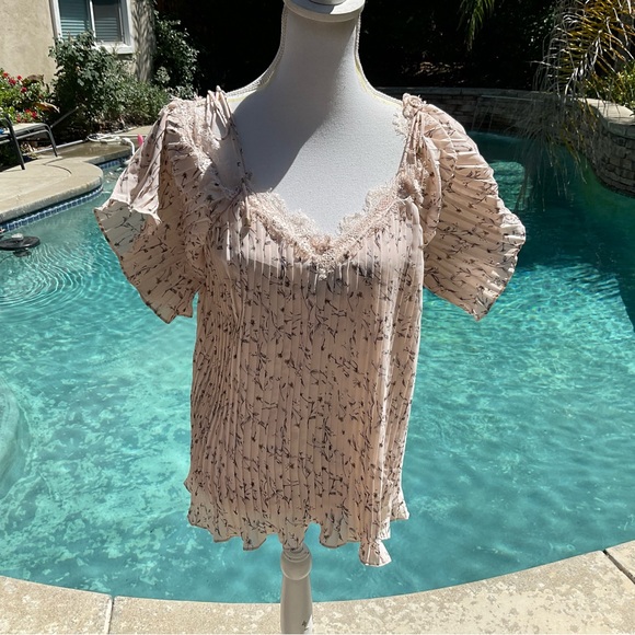 Vanessa Virginia Anthropologie Sz L Floral peasant boho pleated Blouse Top 🌿 - Picture 3 of 5